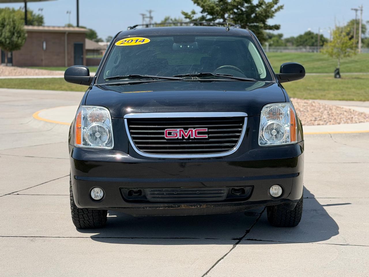 GMC Yukon XL SLT 1/2 Ton 4WD 2014