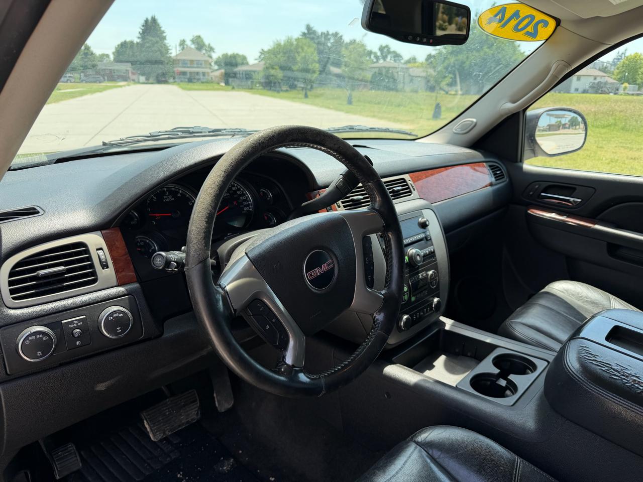 GMC Yukon XL SLT 1/2 Ton 4WD 2014