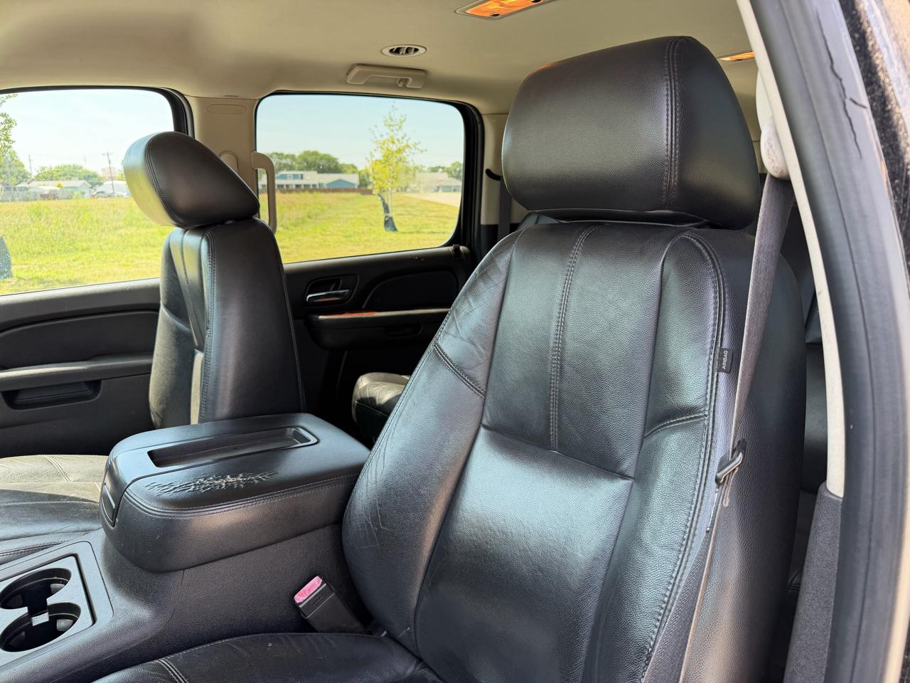GMC Yukon XL SLT 1/2 Ton 4WD 2014