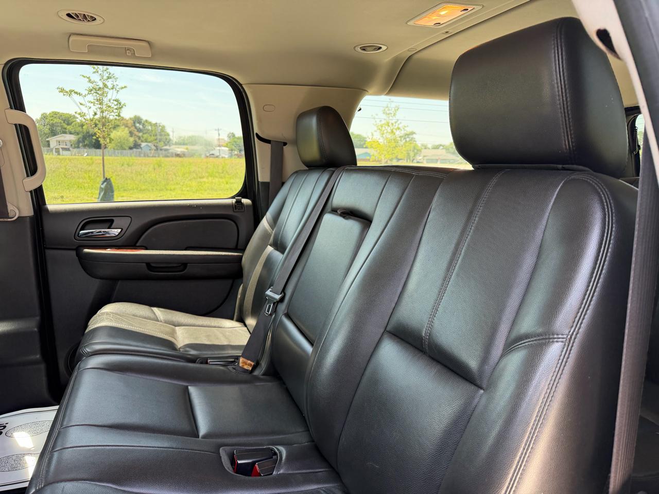 GMC Yukon XL SLT 1/2 Ton 4WD 2014