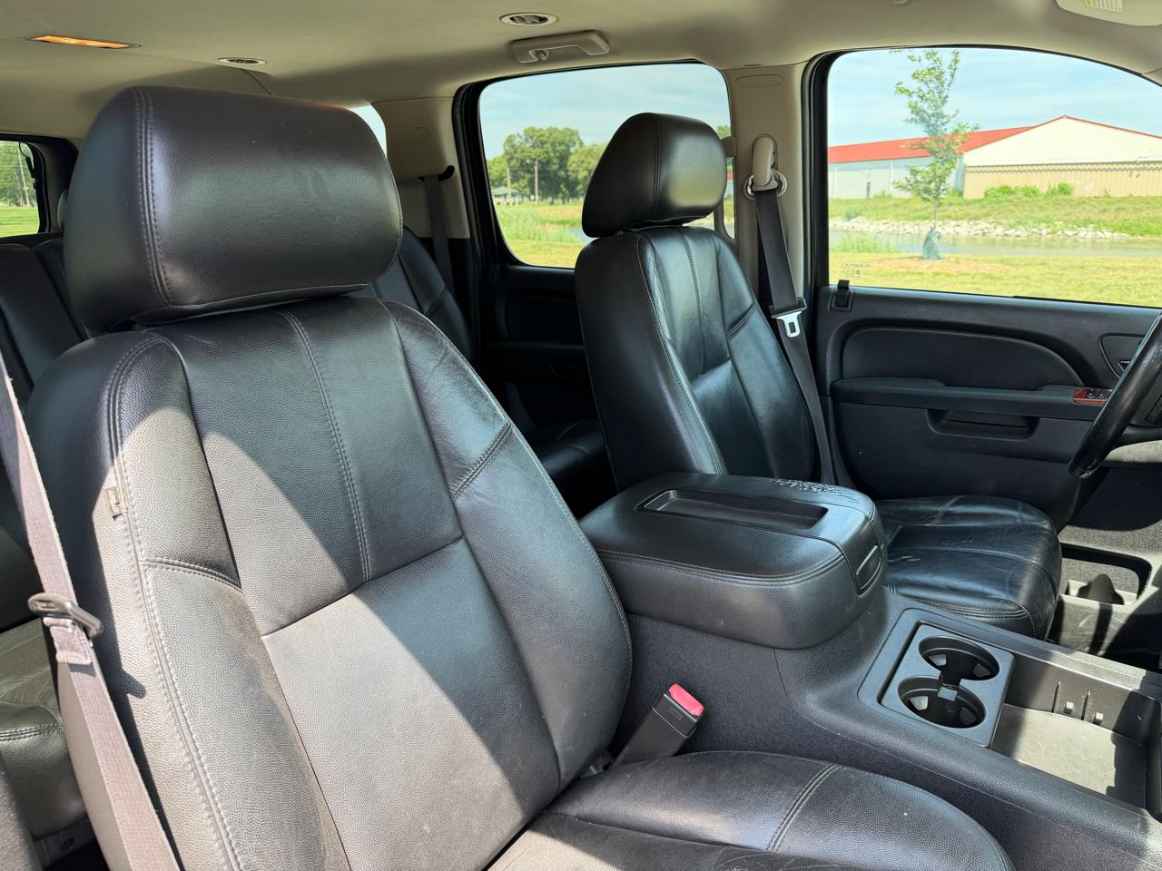 GMC Yukon XL SLT 1/2 Ton 4WD 2014
