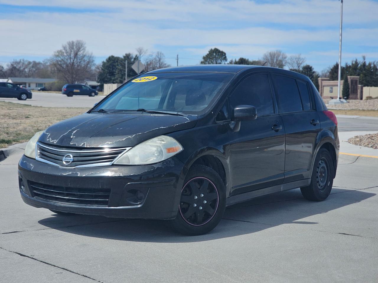 Nissan Versa 1.8 SL Hatchback 2012