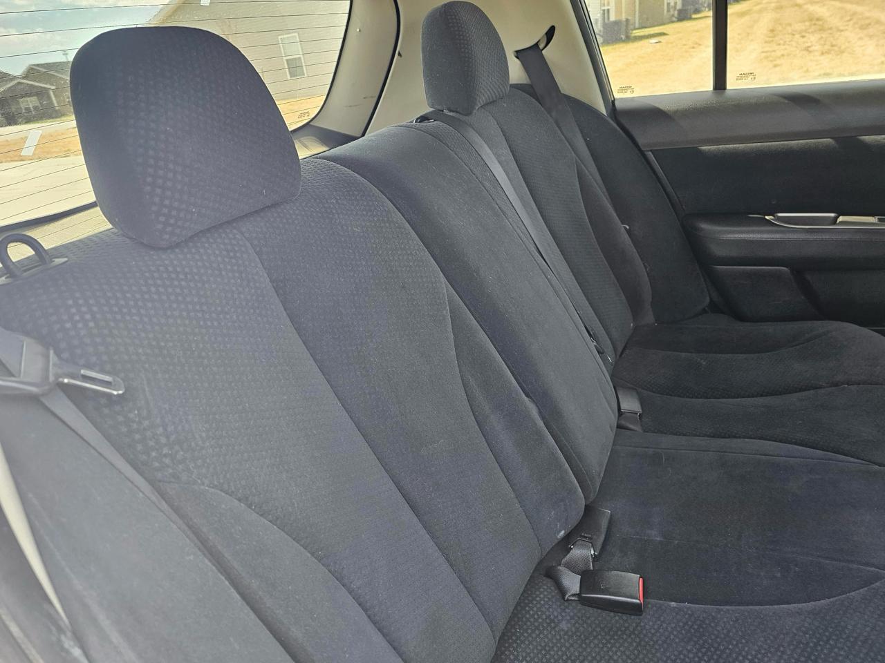 Nissan Versa 1.8 SL Hatchback 2012