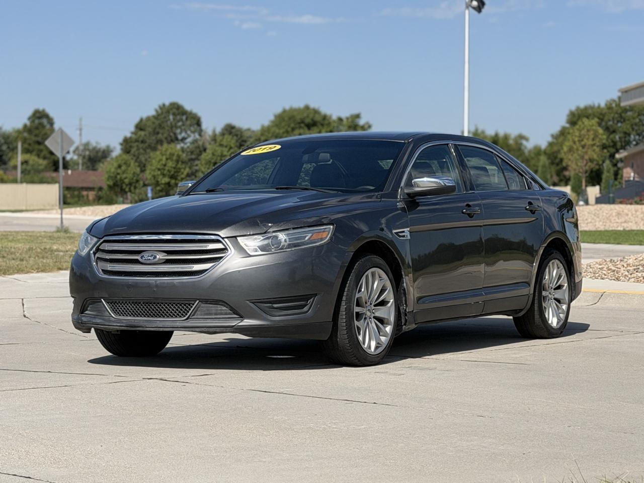 Ford Taurus Limited FWD 2019