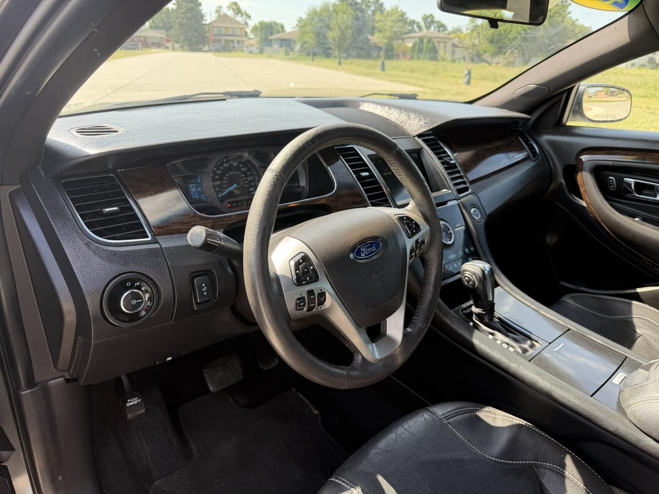 Ford Taurus Limited FWD 2019