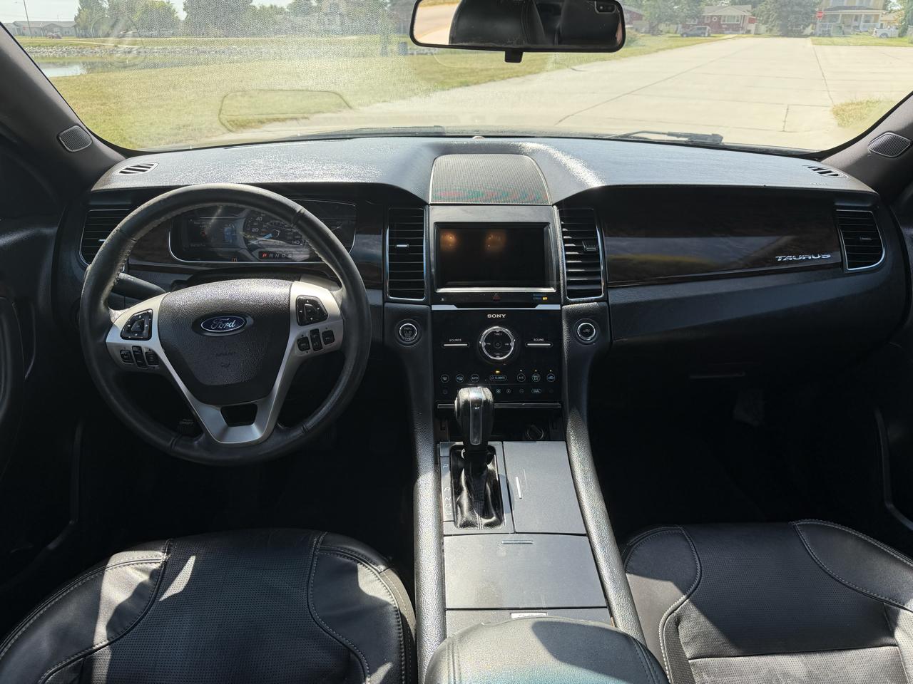 Ford Taurus Limited FWD 2019
