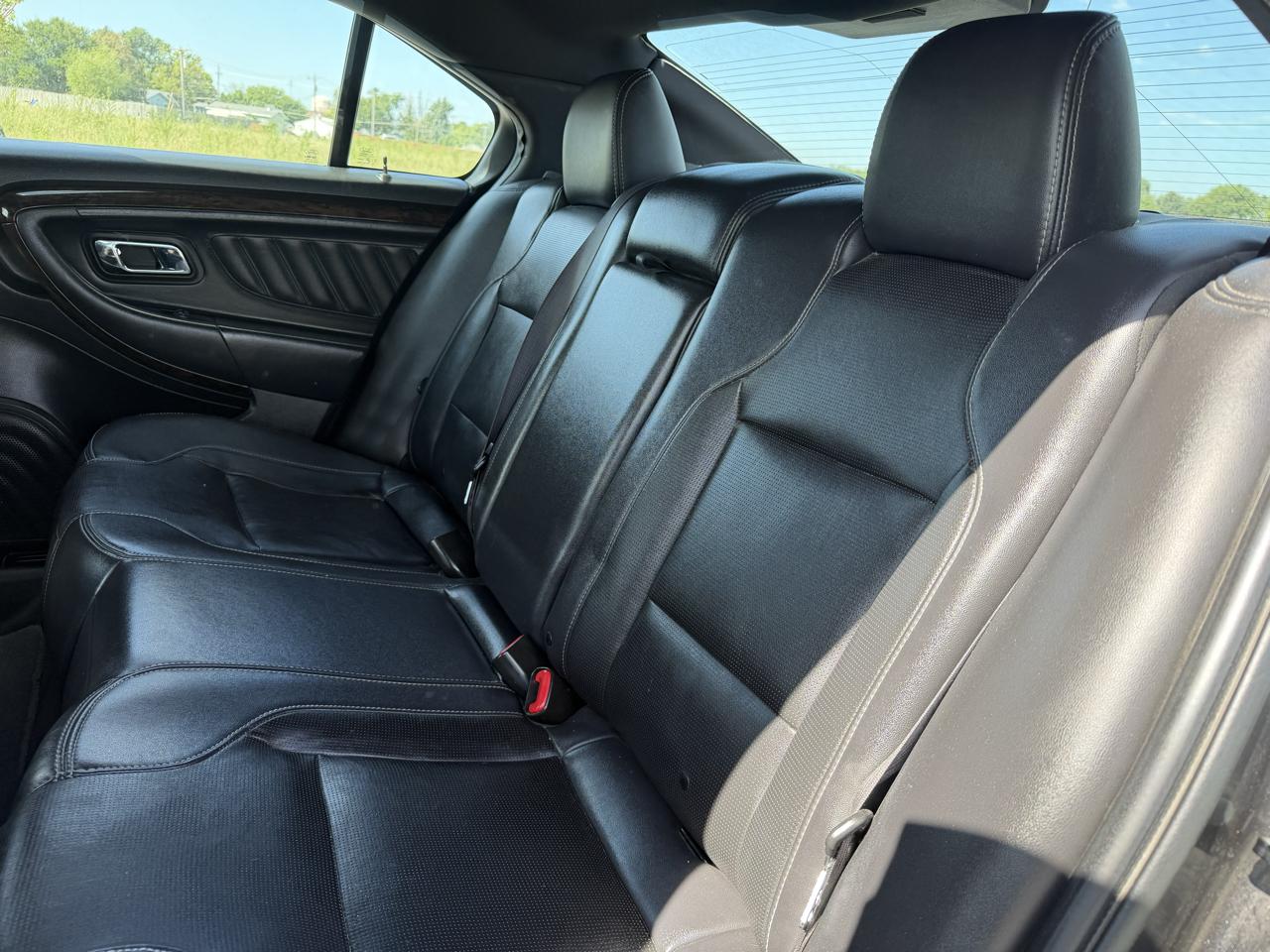 Ford Taurus Limited FWD 2019