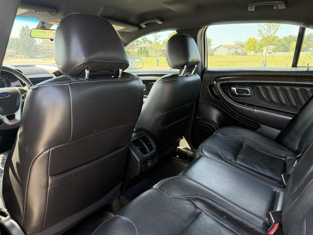 Ford Taurus Limited FWD 2019