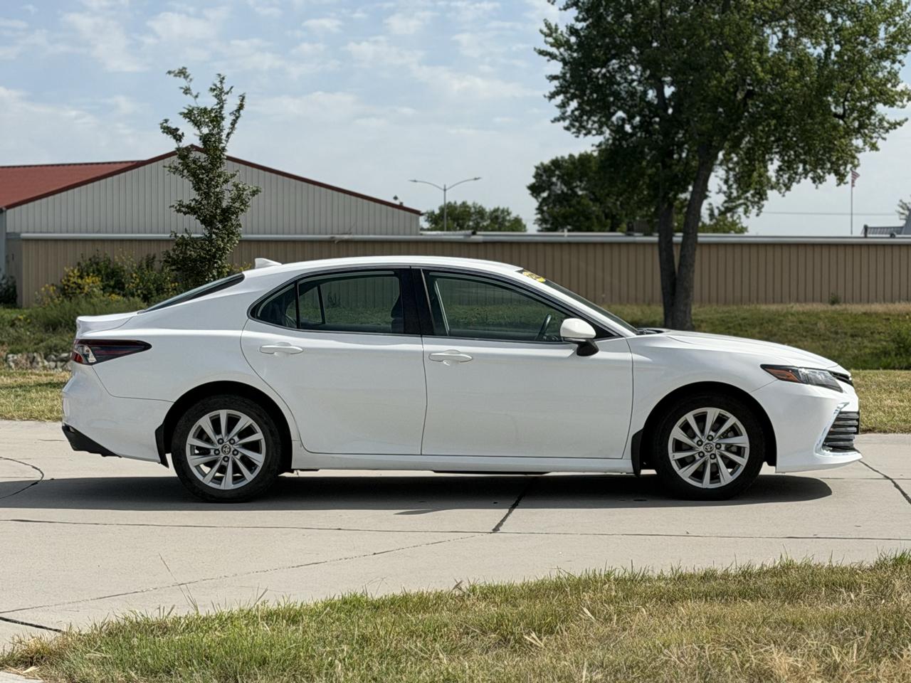 Toyota Camry LE AWD 2022