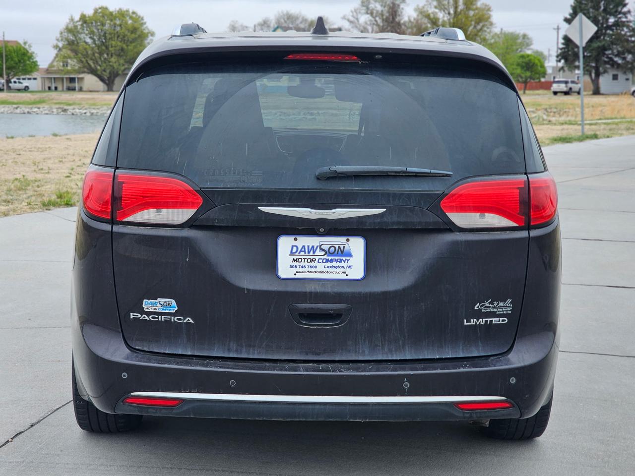 Chrysler Pacifica Limited 2017