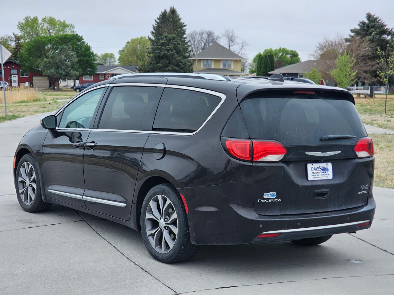Chrysler Pacifica Limited 2017