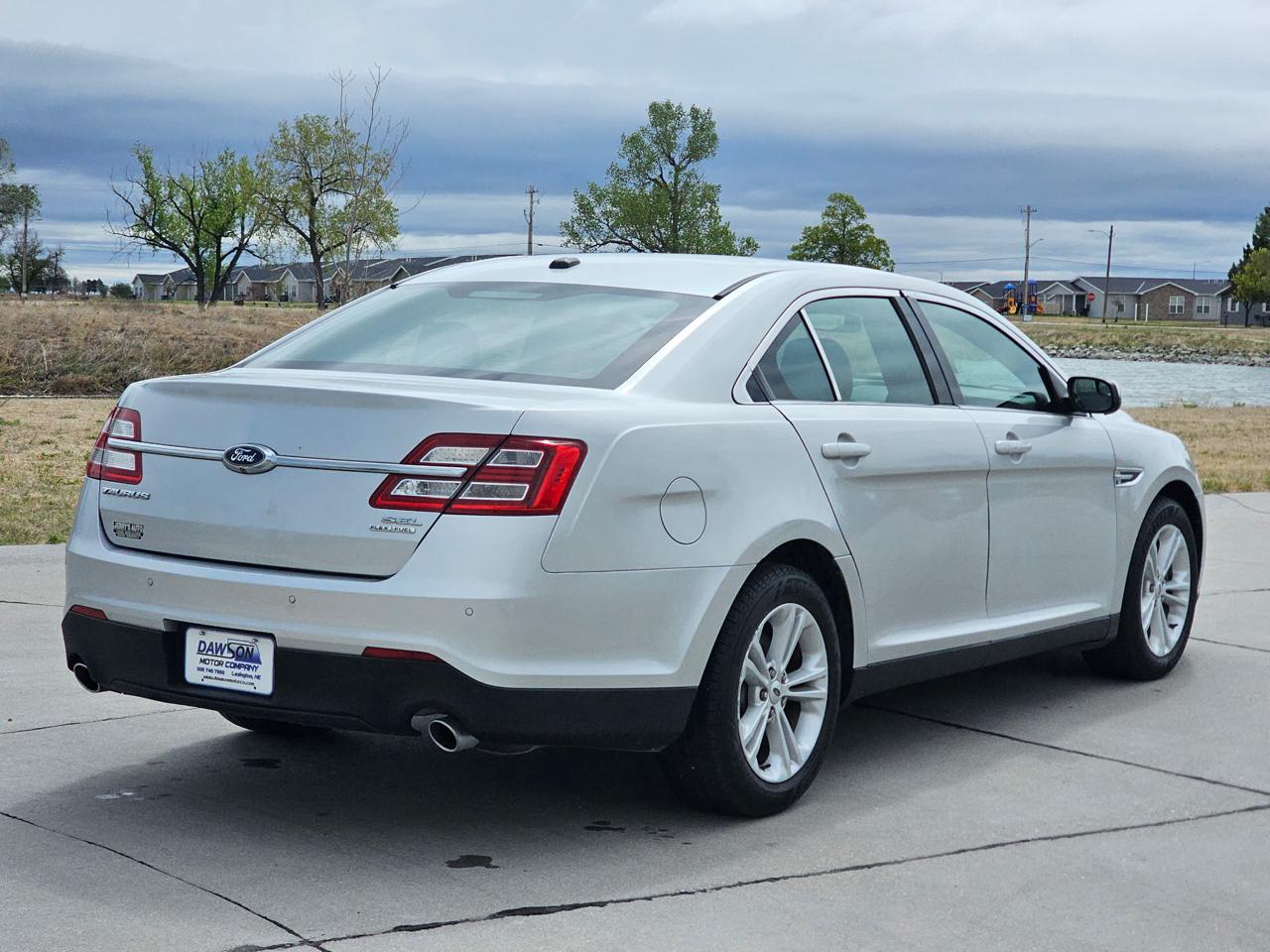 Ford Taurus SEL FWD 2015