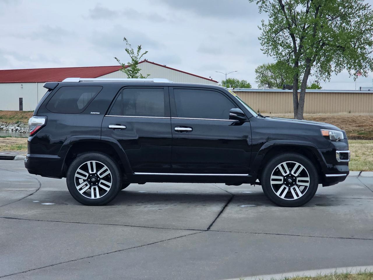 Toyota 4Runner SR5 4WD 2017