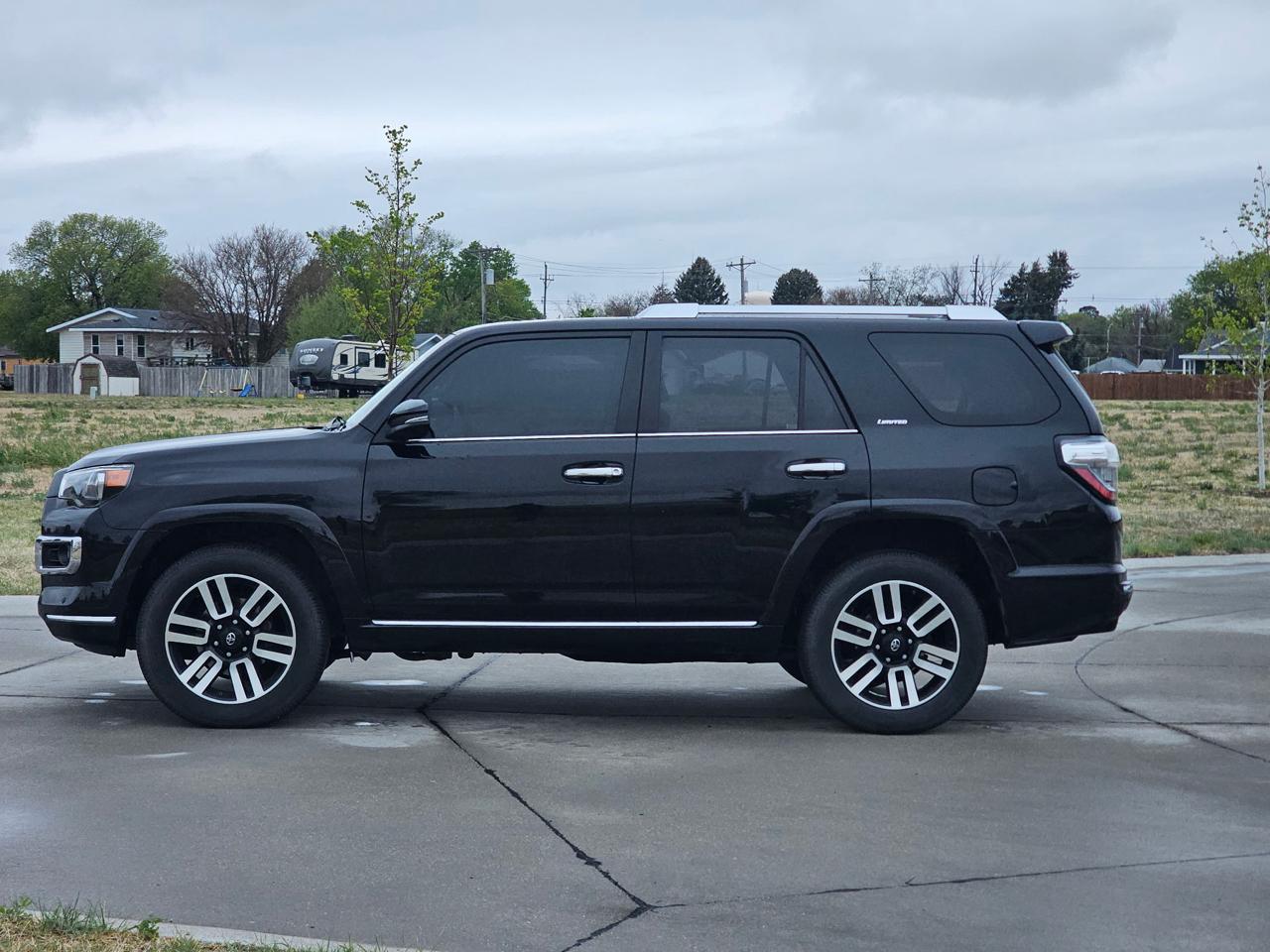 Toyota 4Runner SR5 4WD 2017