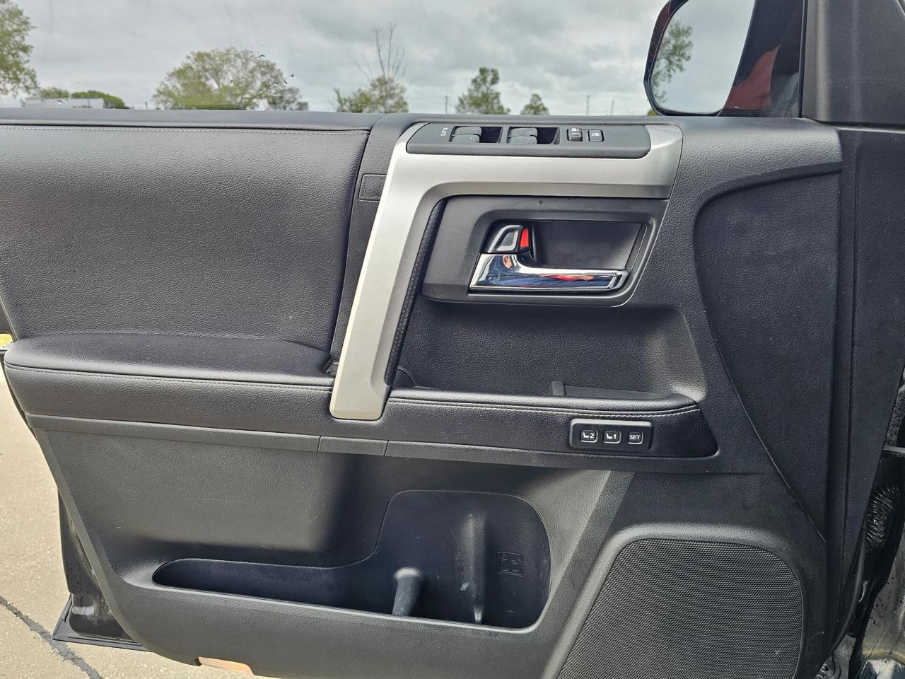 Toyota 4Runner SR5 4WD 2017