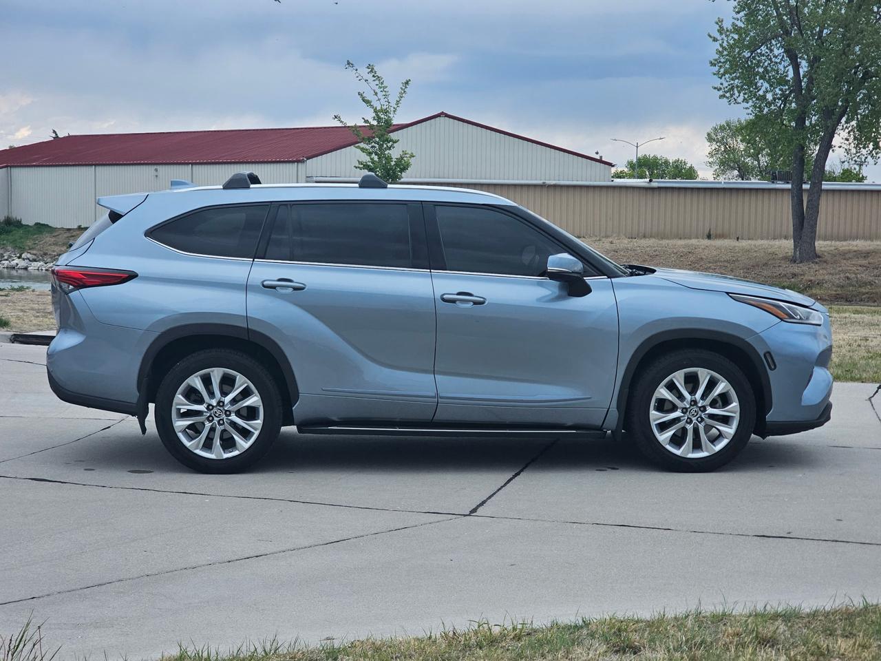 Toyota Highlander Limited AWD V6 2021