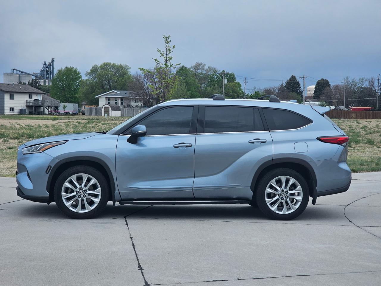 Toyota Highlander Limited AWD V6 2021