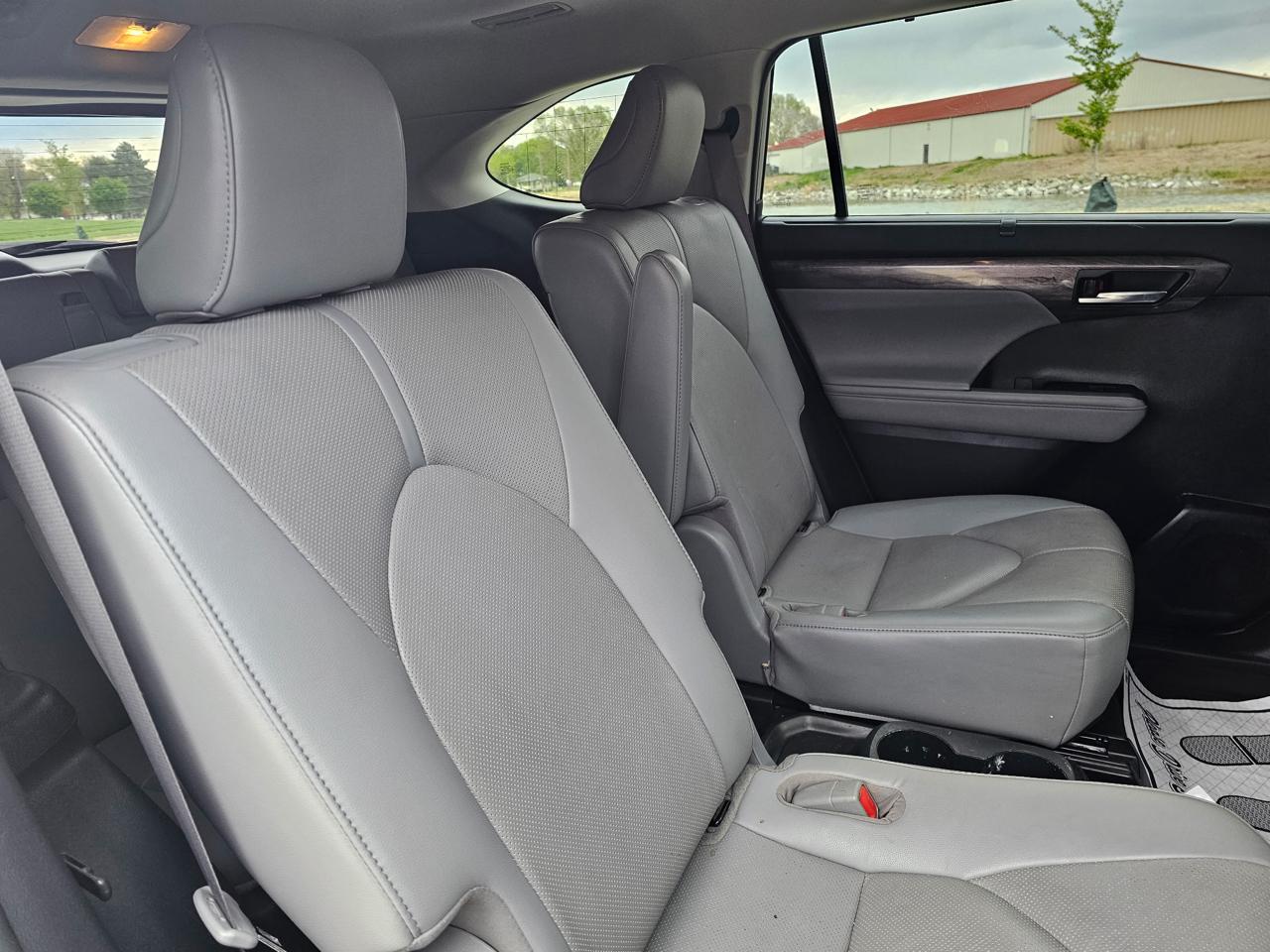 Toyota Highlander Limited AWD V6 2021