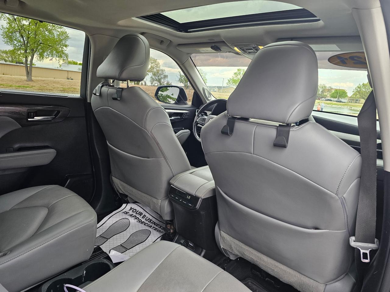 Toyota Highlander Limited AWD V6 2021