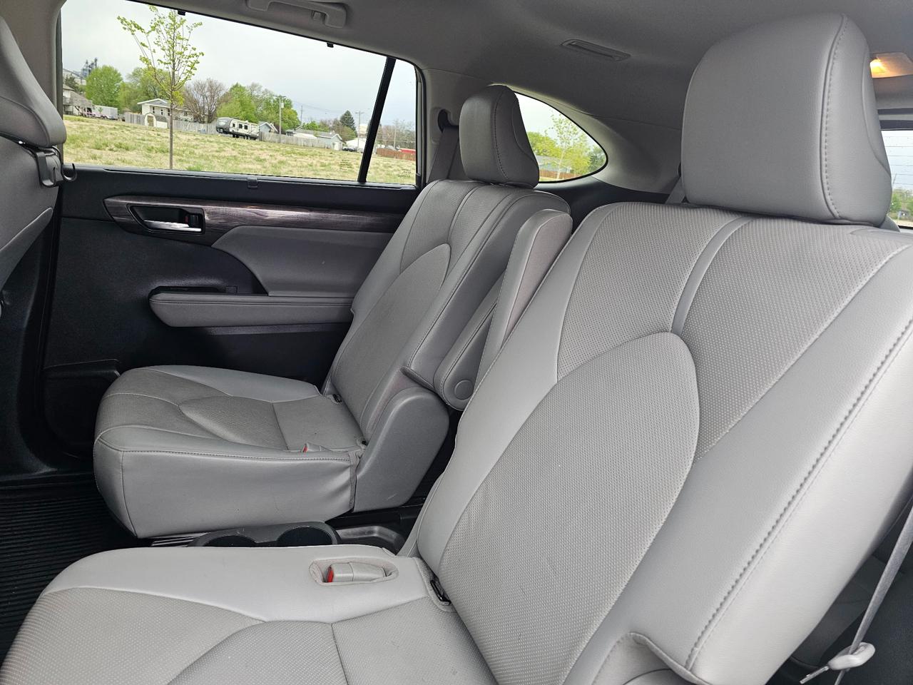 Toyota Highlander Limited AWD V6 2021