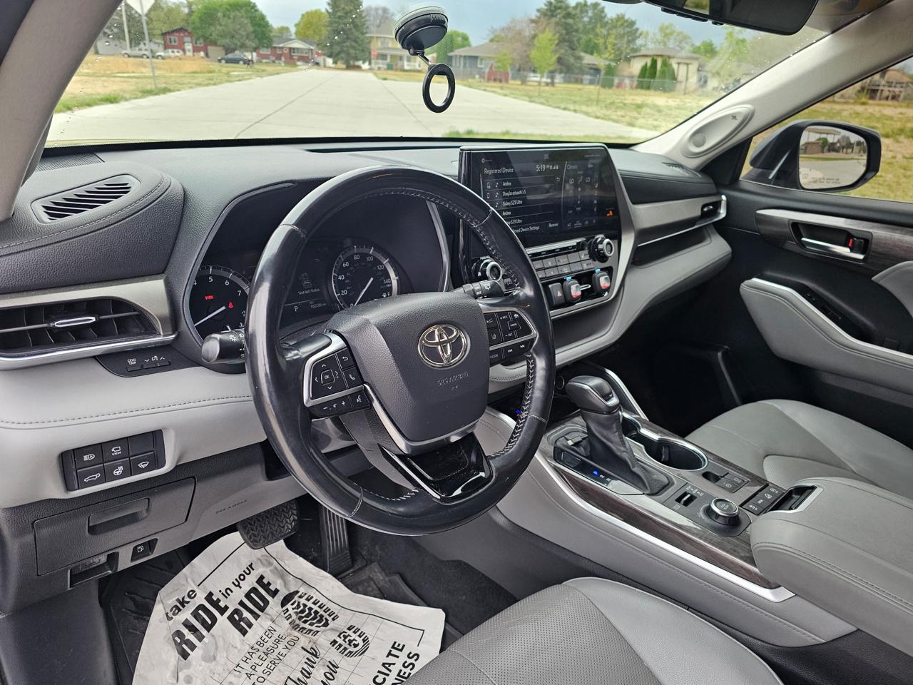 Toyota Highlander Limited AWD V6 2021