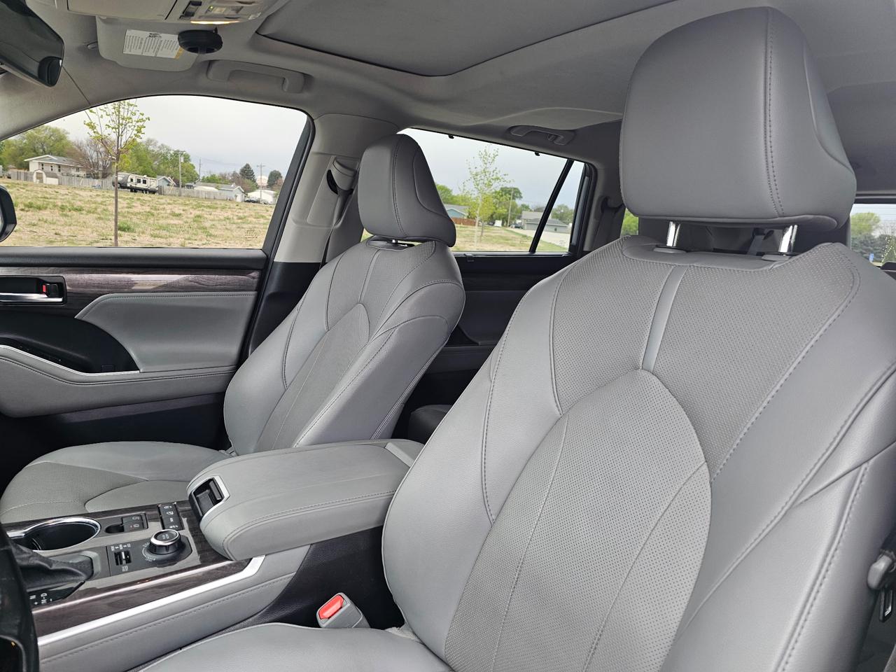 Toyota Highlander Limited AWD V6 2021