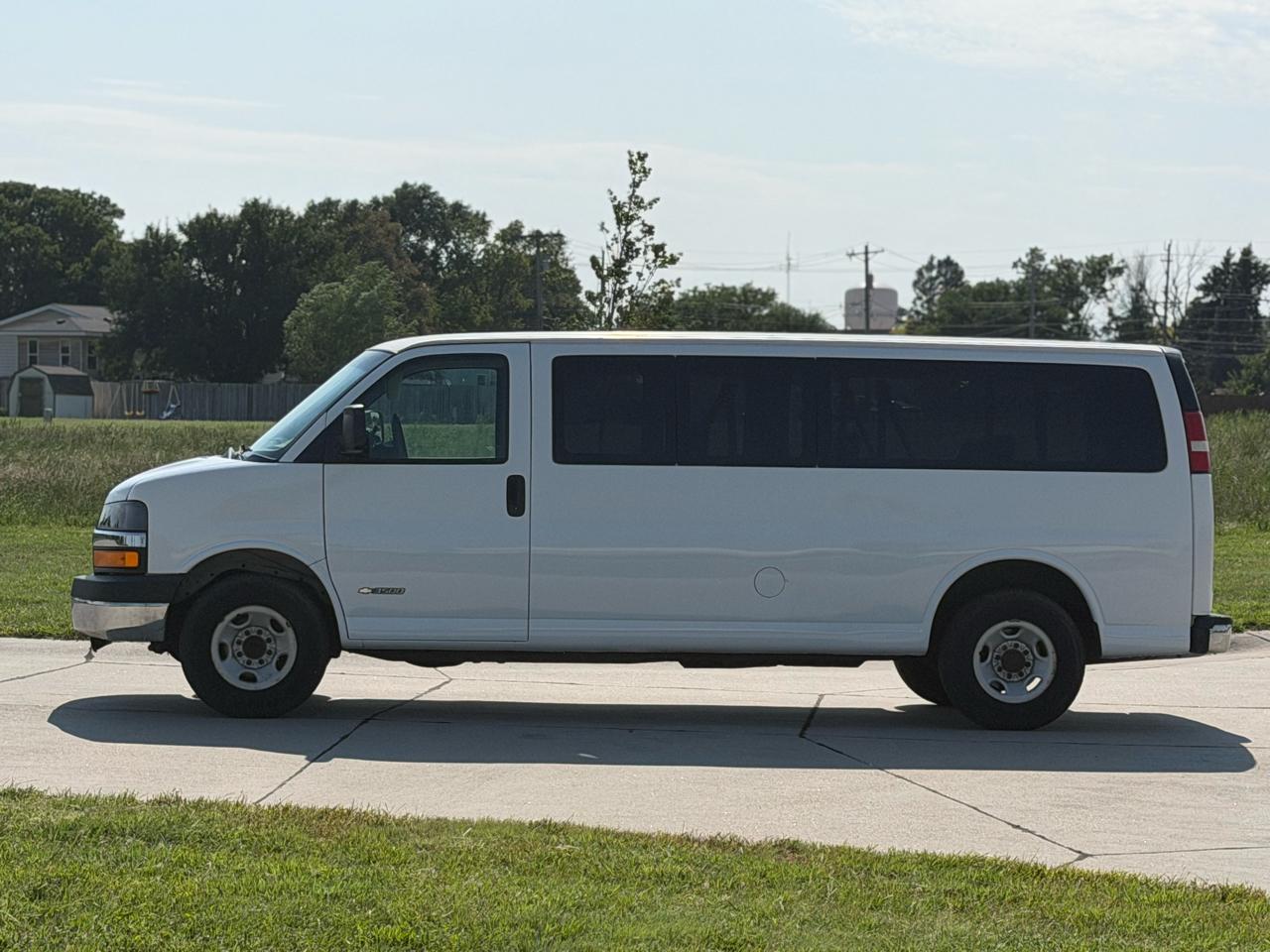 Chevrolet Express 3500 Extended 2003