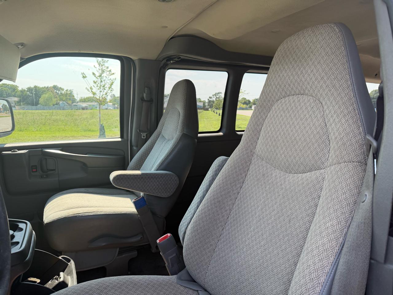 Chevrolet Express 3500 Extended 2003