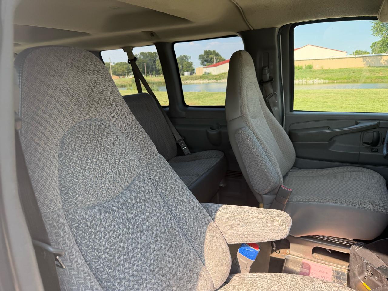 Chevrolet Express 3500 Extended 2003