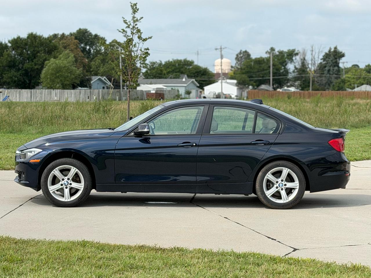 BMW 3-Series 328i xDrive Sedan 2013