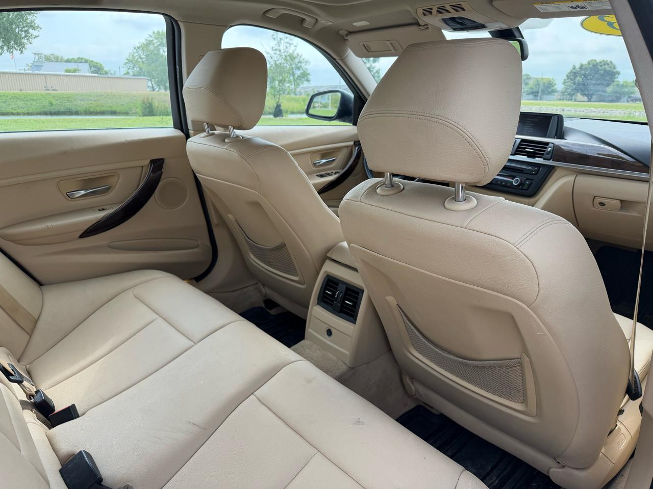 BMW 3-Series 328i xDrive Sedan 2013
