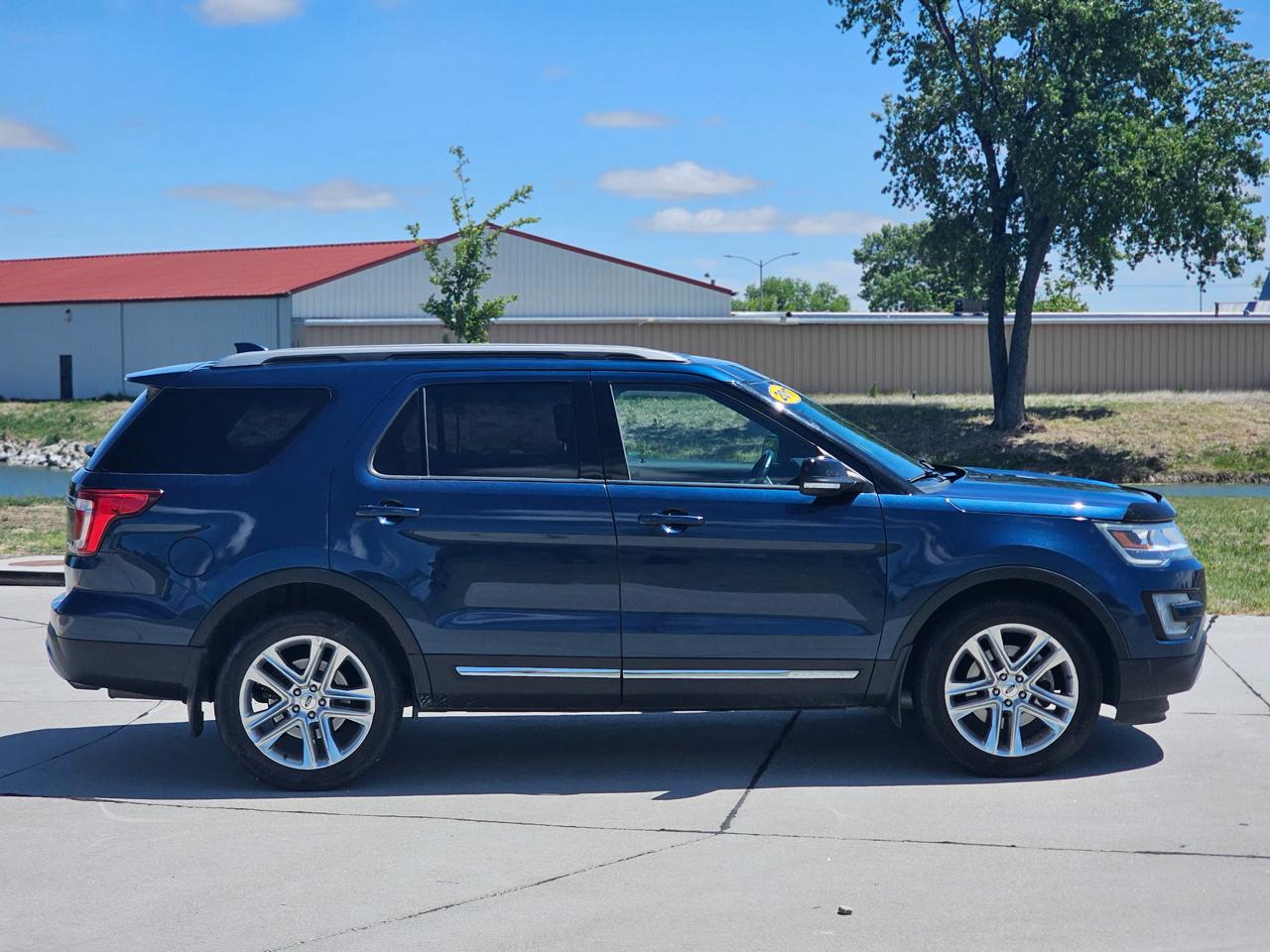 Ford Explorer XLT 4WD 2017