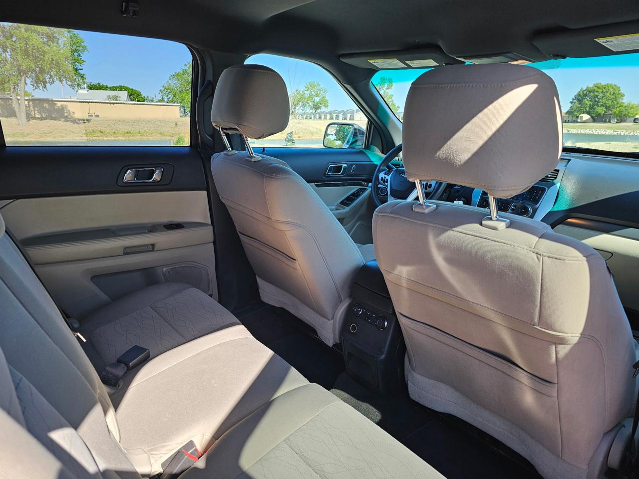 Ford Explorer Base 4WD 2015