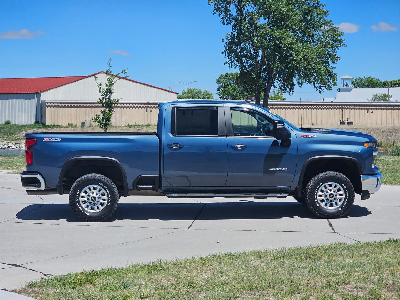 Chevrolet Silverado 2500HD LT Crew Cab Short Box 4WD 2024