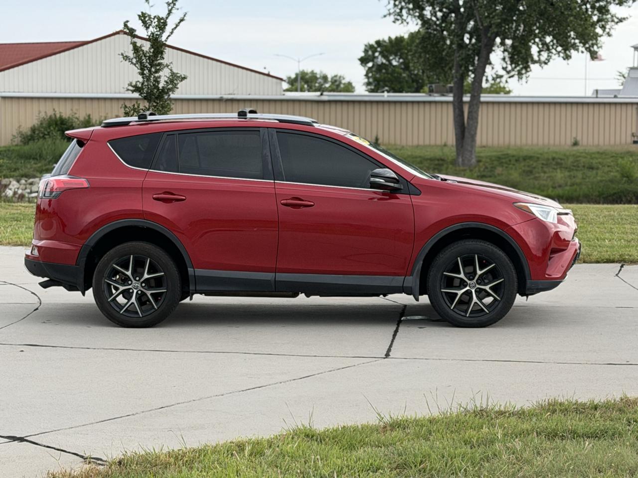 Toyota RAV4 SE 4WD 2017