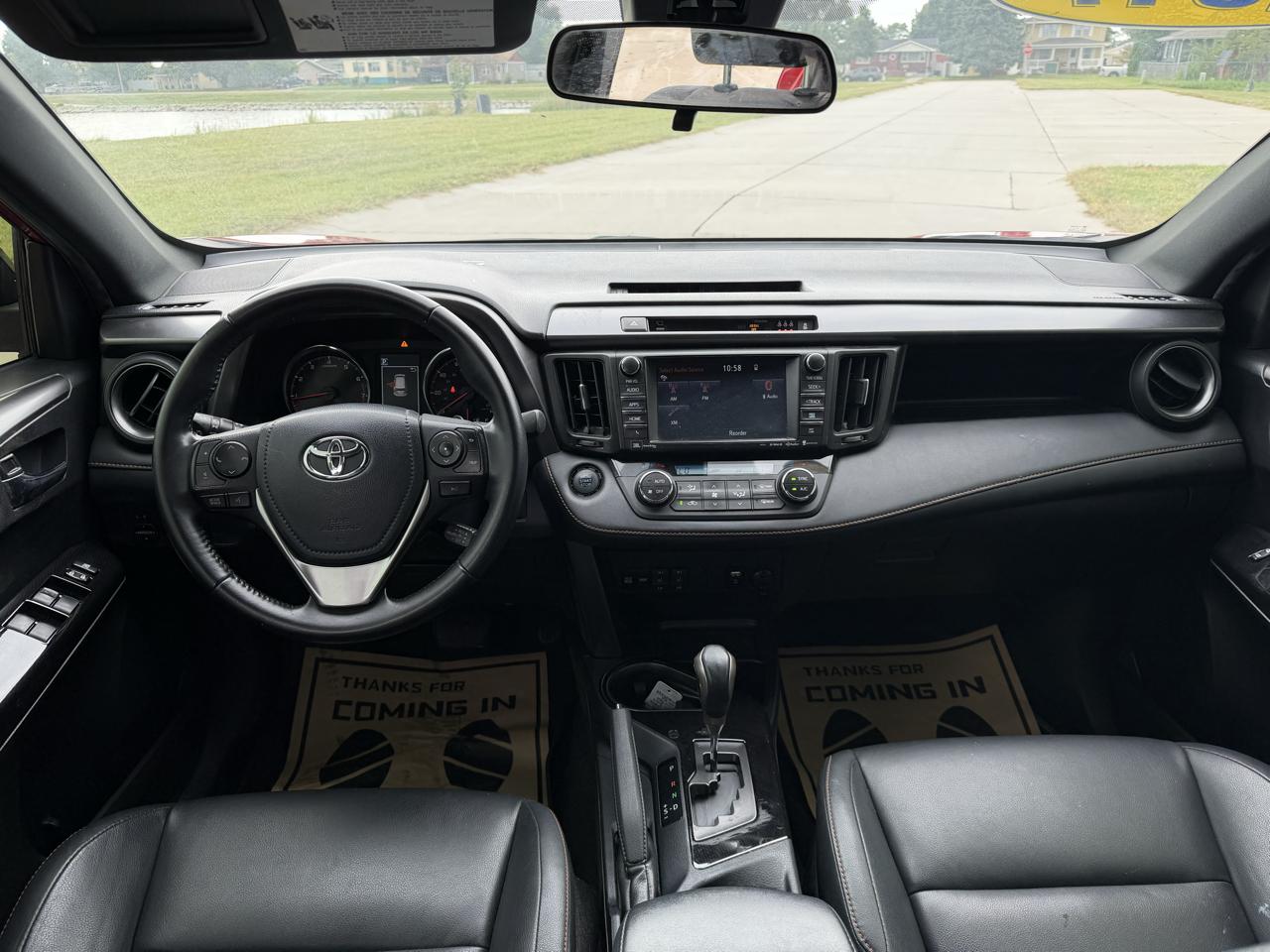 Toyota RAV4 SE 4WD 2017