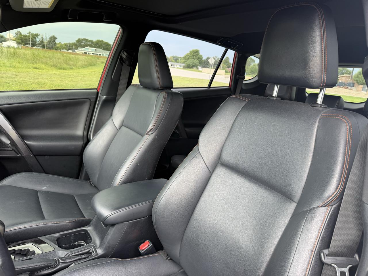Toyota RAV4 SE 4WD 2017