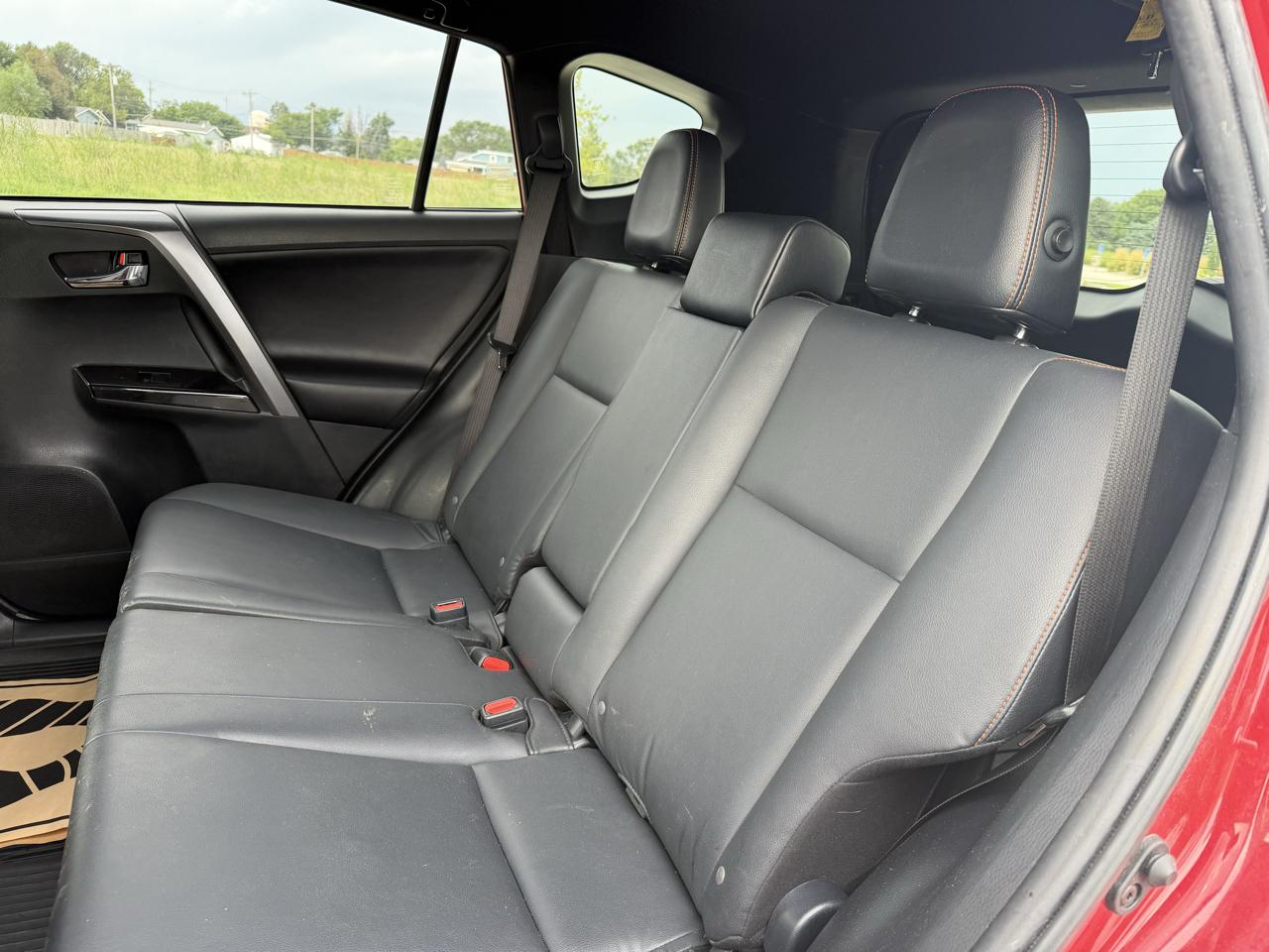 Toyota RAV4 SE 4WD 2017