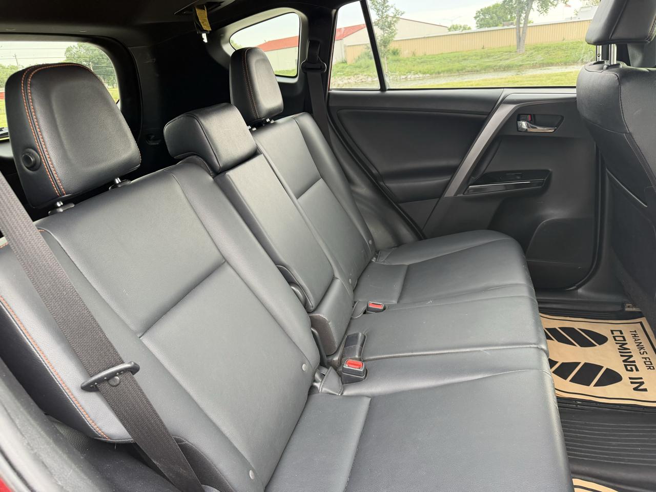 Toyota RAV4 SE 4WD 2017