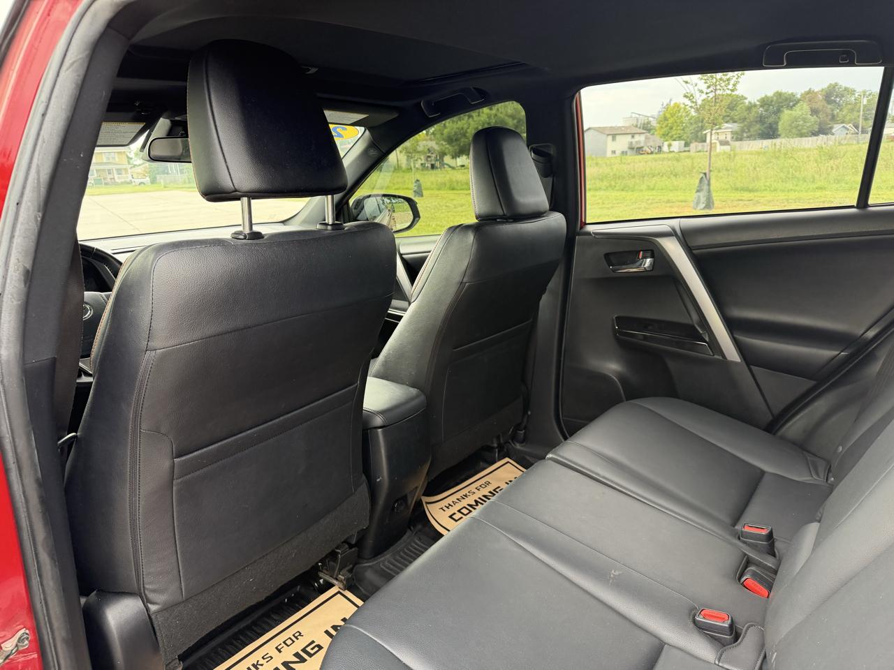 Toyota RAV4 SE 4WD 2017