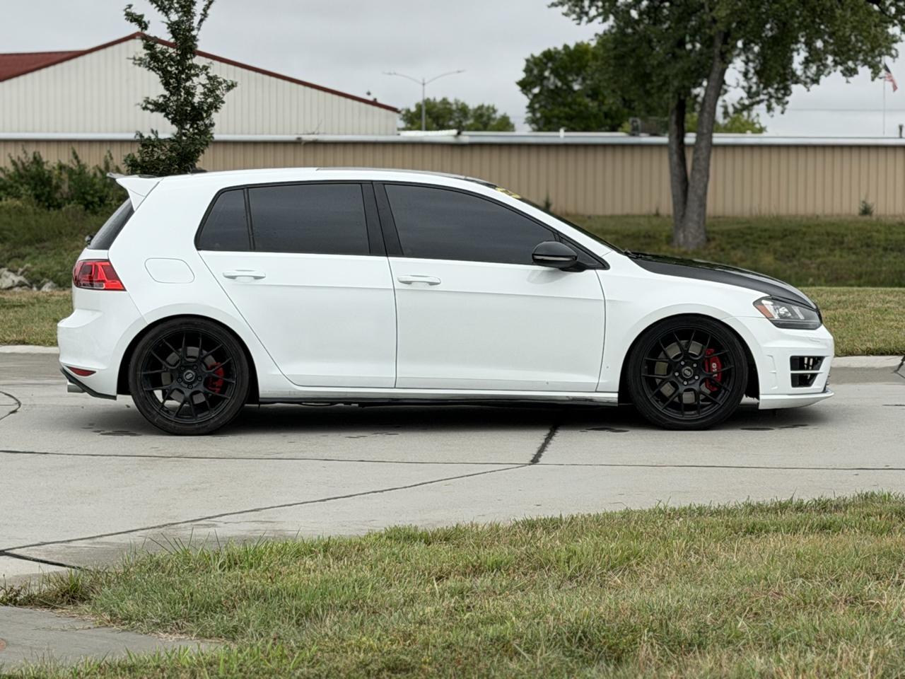 Volkswagen Golf GTI SE 6M 4-Door 2017