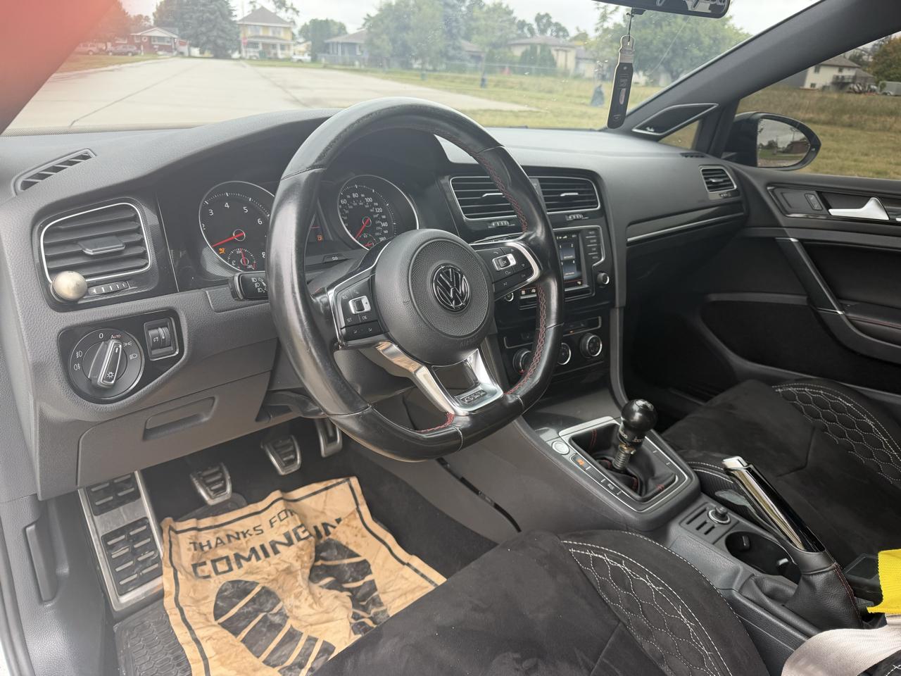 Volkswagen Golf GTI SE 6M 4-Door 2017