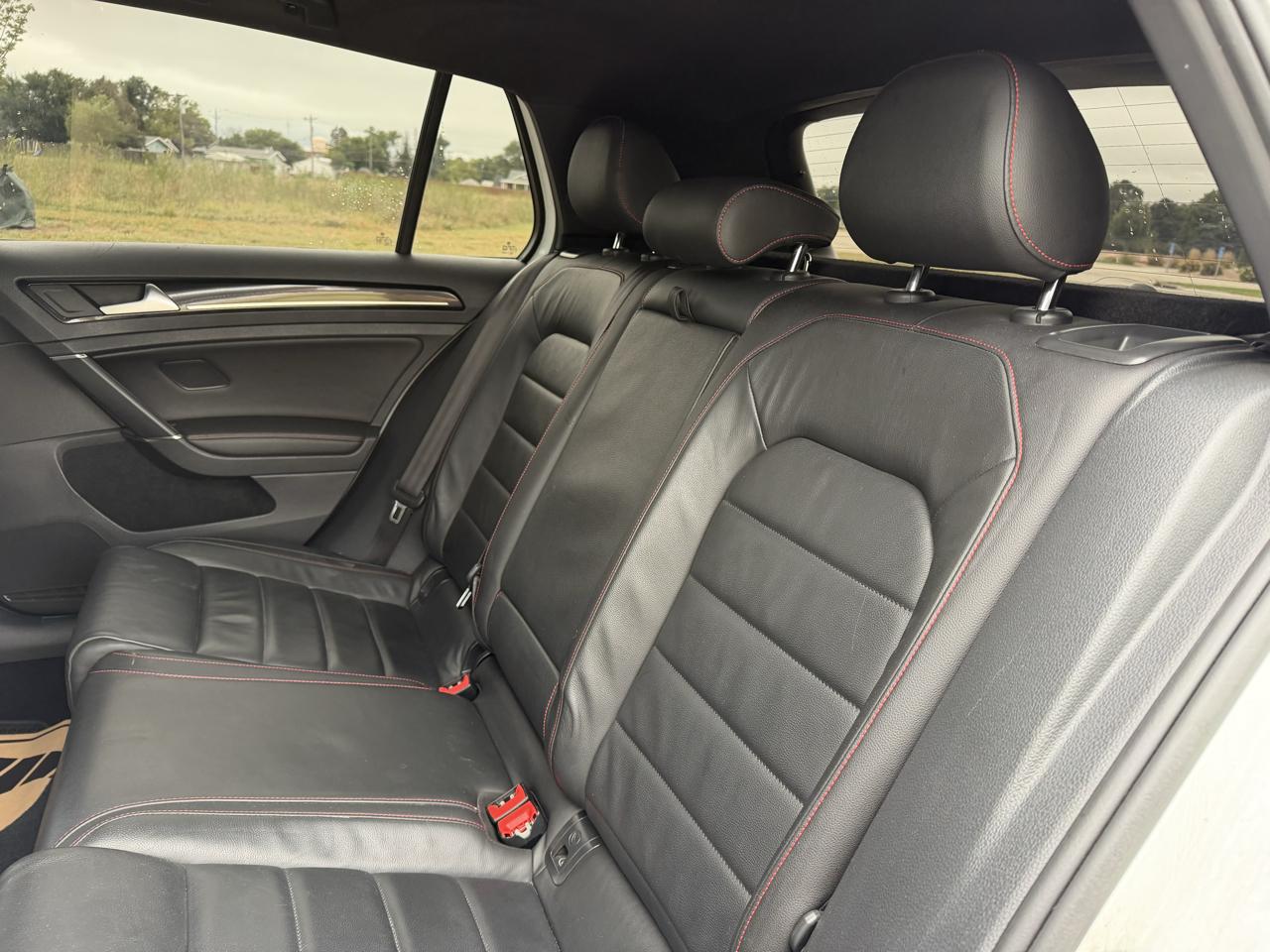 Volkswagen Golf GTI SE 6M 4-Door 2017