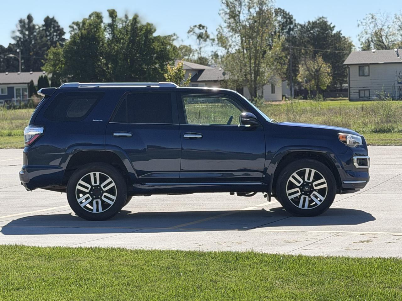 Toyota 4Runner SR5 4WD 2016