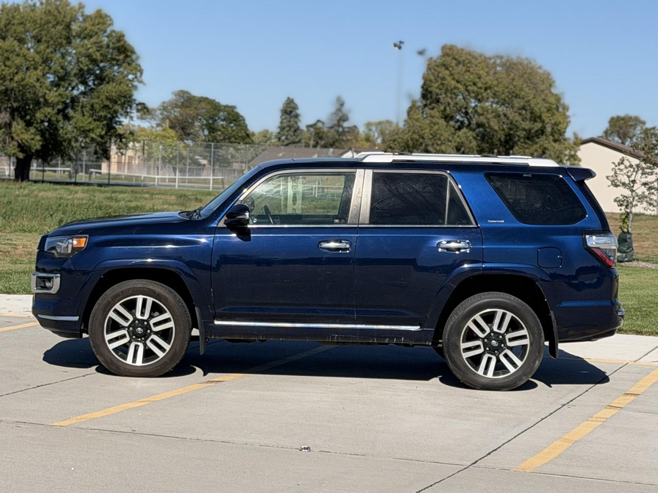 Toyota 4Runner SR5 4WD 2016