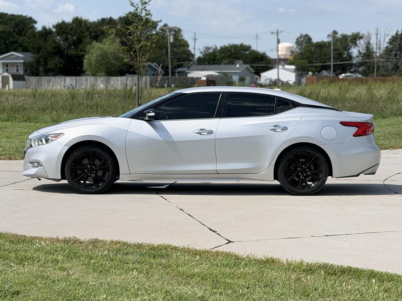 Nissan Maxima SV 3.5L 2017