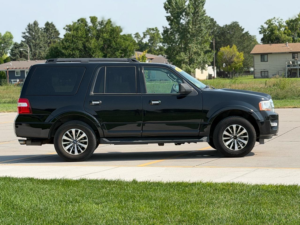 Ford Expedition XLT 4WD 2017