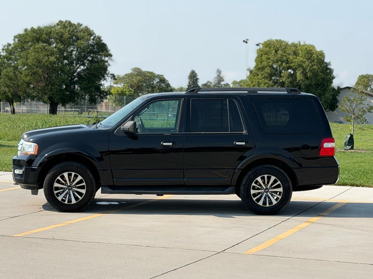 Ford Expedition XLT 4WD 2017