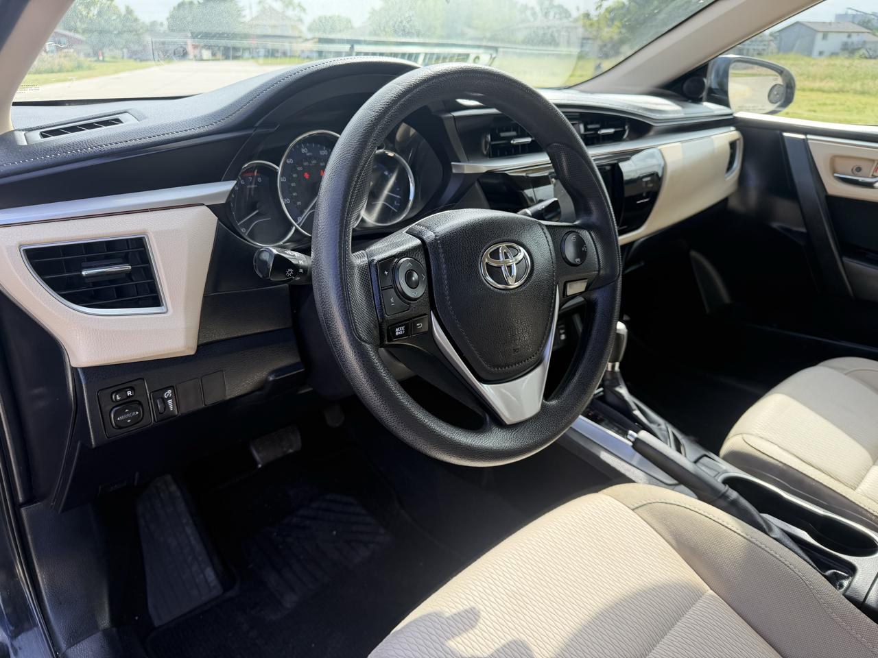 Toyota Corolla LE 4D Sedan 2015