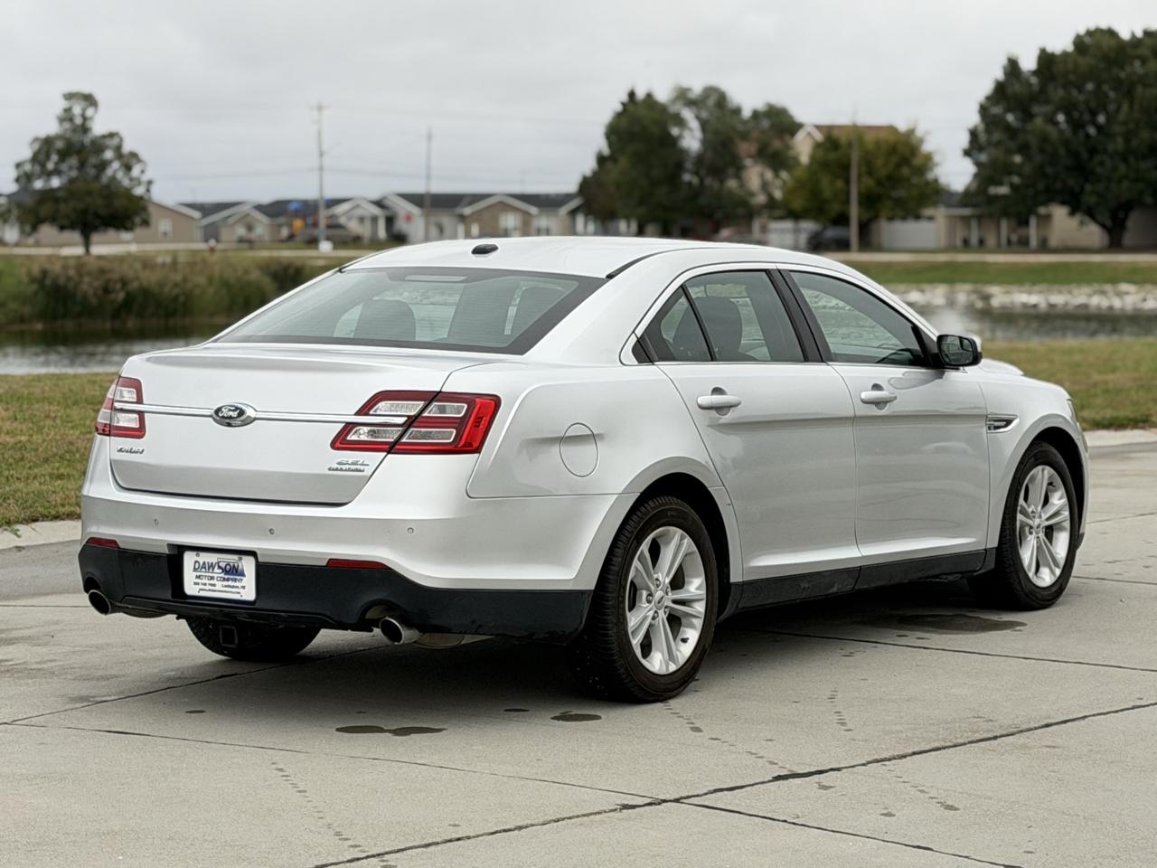 Ford Taurus SEL FWD 2018